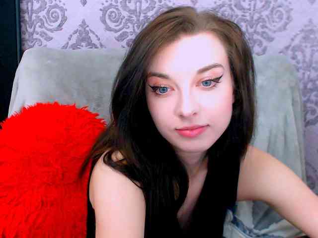 VirginLuna webcam