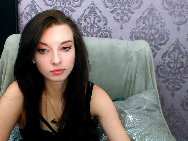 VirginLuna webcam