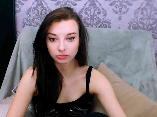 VirginLuna webcam