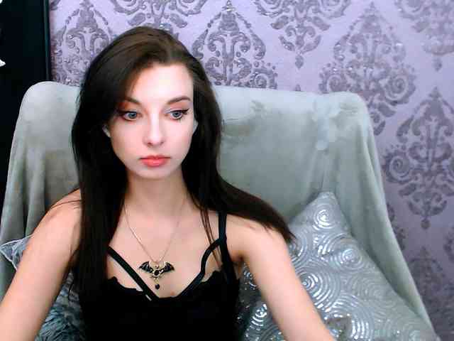 VirginLuna webcam
