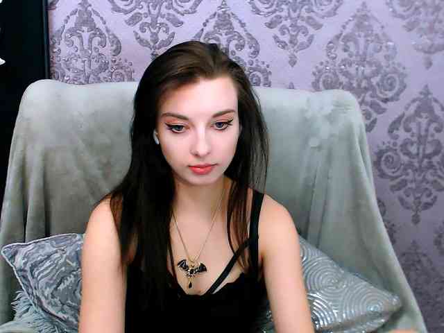 VirginLuna webcam