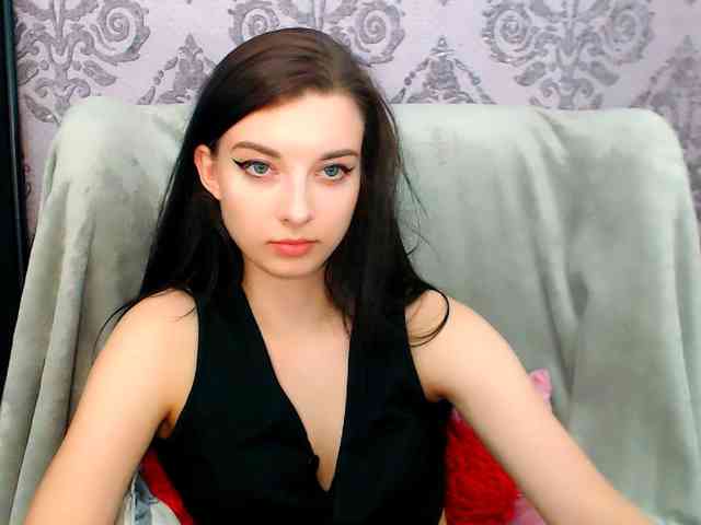 VirginLuna webcam