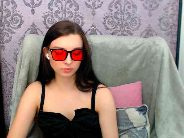 VirginLuna Live Webcam on BongaCams