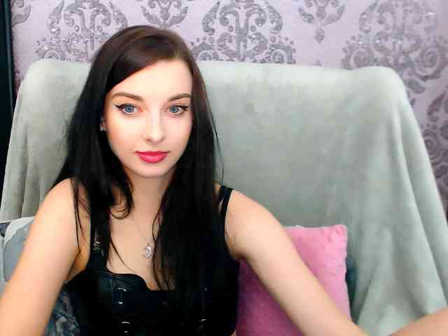 VirginLuna webcam