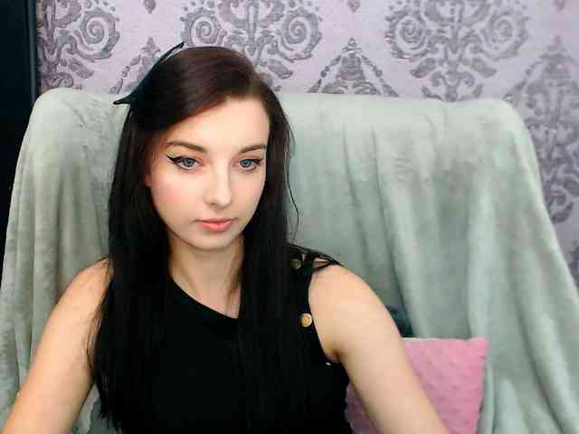 VirginLuna webcam