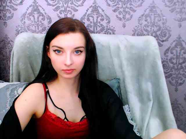 VirginLuna webcam