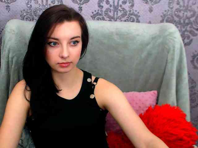 VirginLuna webcam
