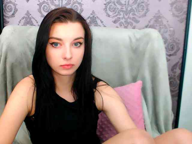 VirginLuna webcam
