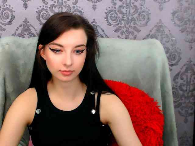 VirginLuna webcam