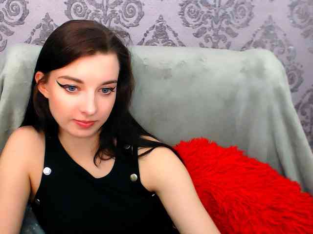 VirginLuna webcam