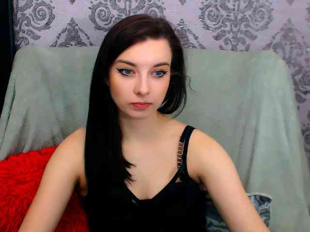 VirginLuna webcam