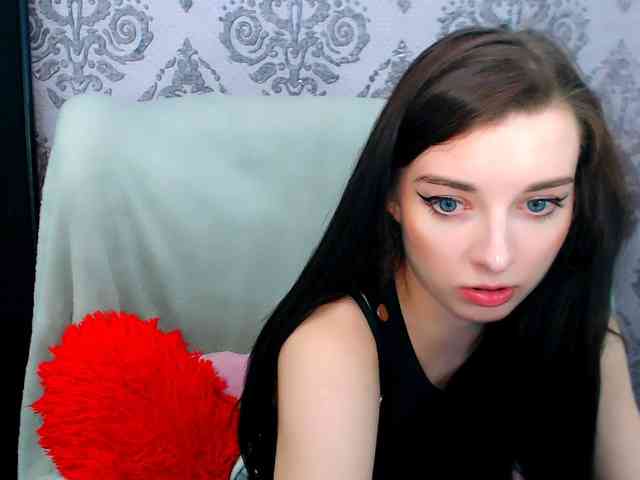 VirginLuna webcam
