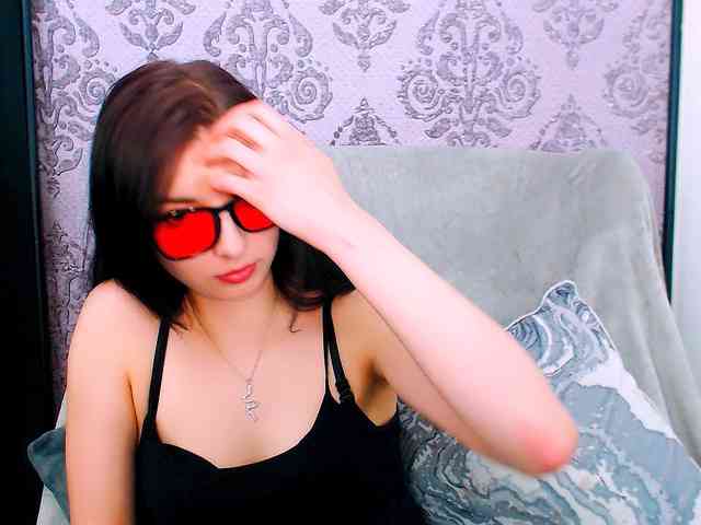 VirginLuna webcam