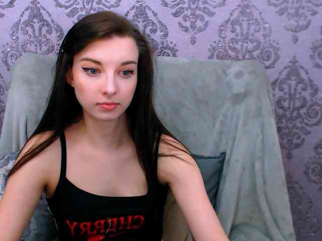 VirginLuna webcam