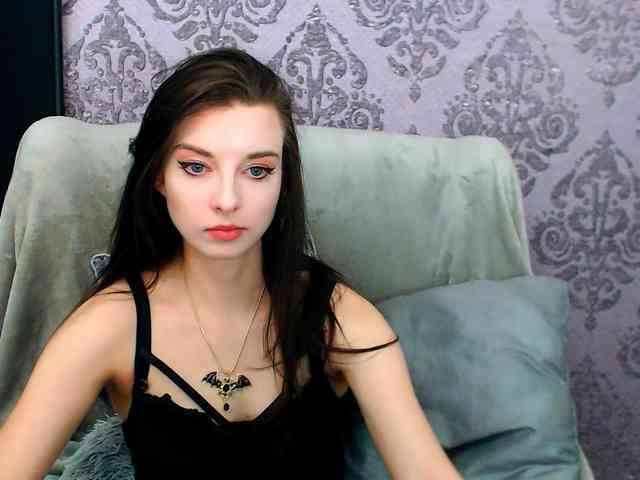 VirginLuna webcam