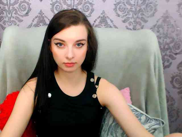 VirginLuna webcam