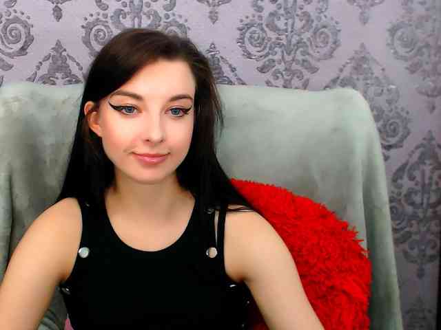 VirginLuna webcam