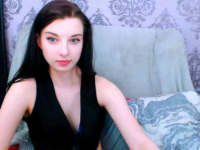VirginLuna webcam