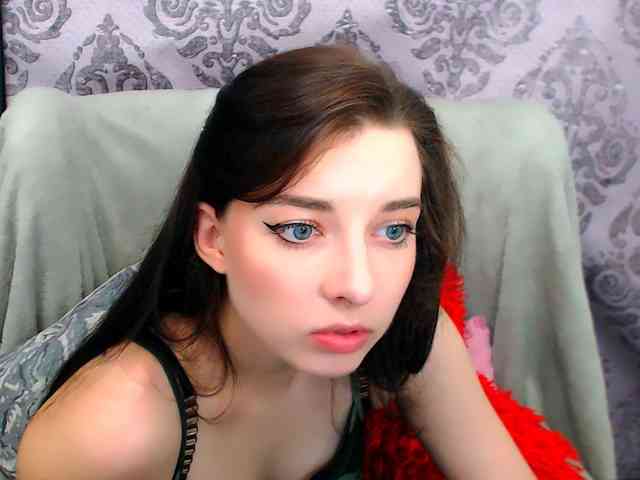 VirginLuna webcam