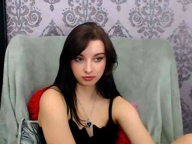 VirginLuna webcam