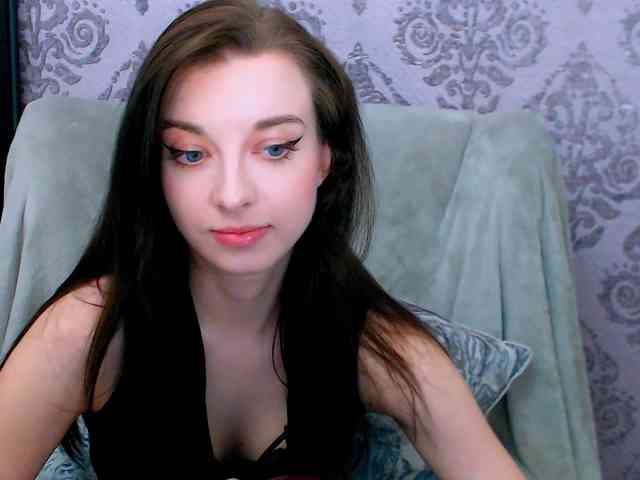 VirginLuna webcam