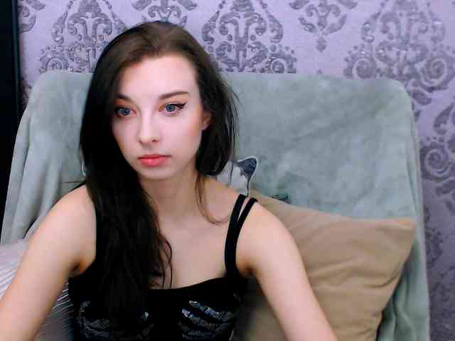 VirginLuna webcam