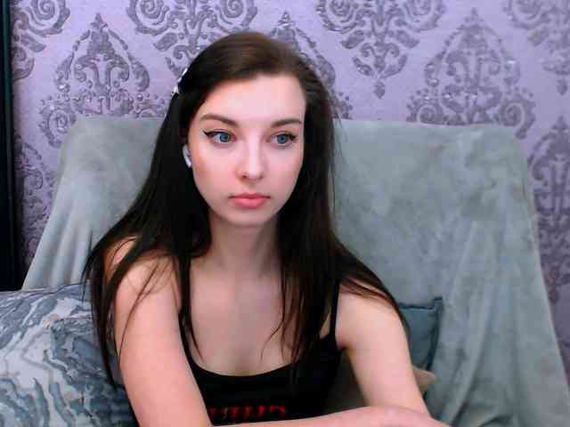 VirginLuna webcam