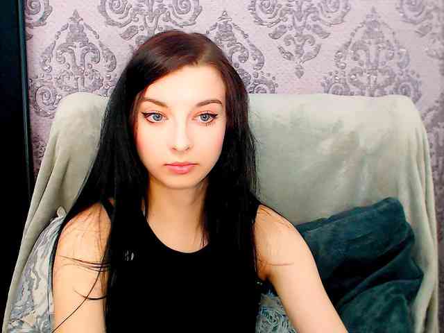 VirginLuna webcam