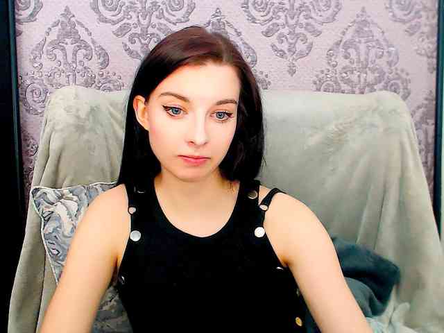 VirginLuna webcam