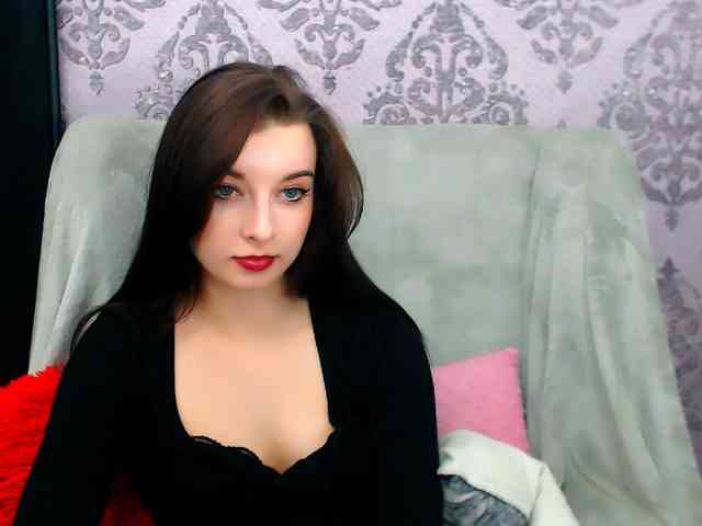 VirginLuna webcam