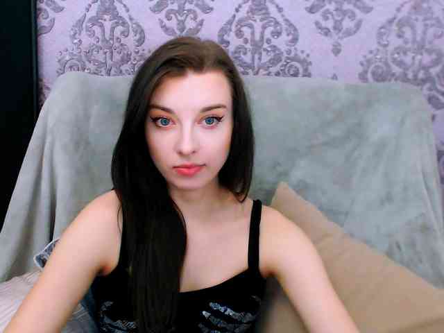 VirginLuna webcam