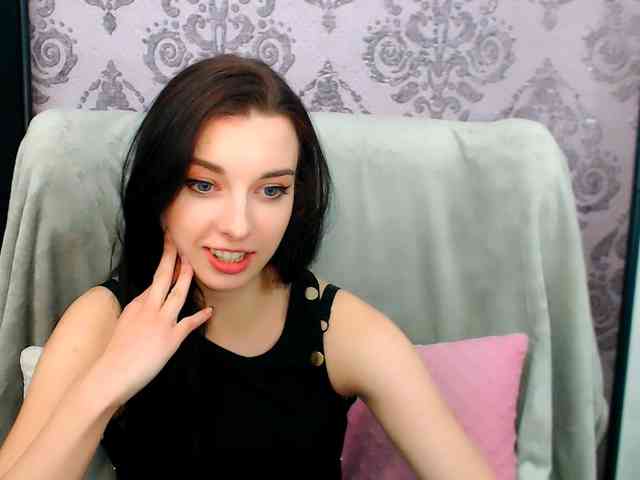 VirginLuna webcam