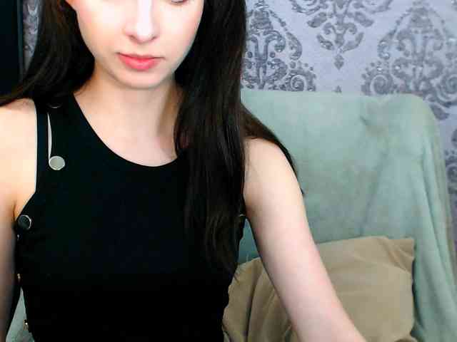 VirginLuna webcam
