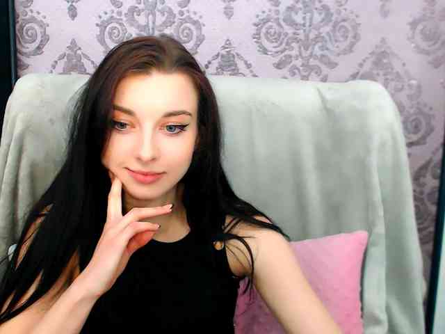 VirginLuna webcam