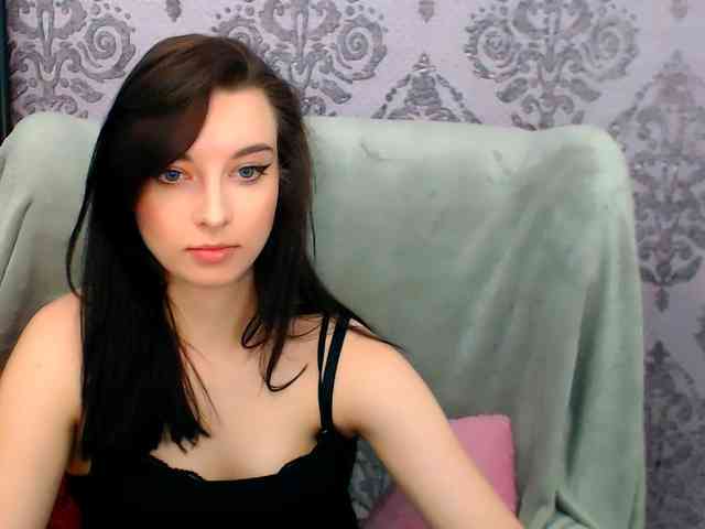VirginLuna webcam