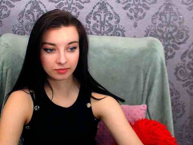 VirginLuna webcam