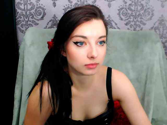 VirginLuna webcam