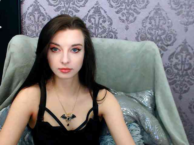 VirginLuna webcam