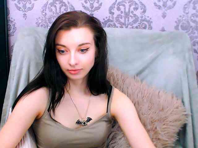 VirginLuna webcam