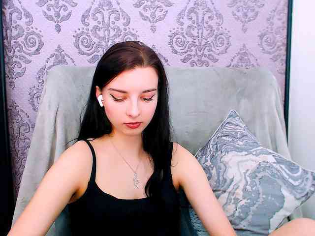 VirginLuna webcam