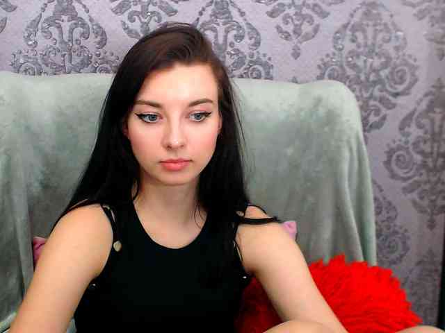 VirginLuna Live Webcam on BongaCams