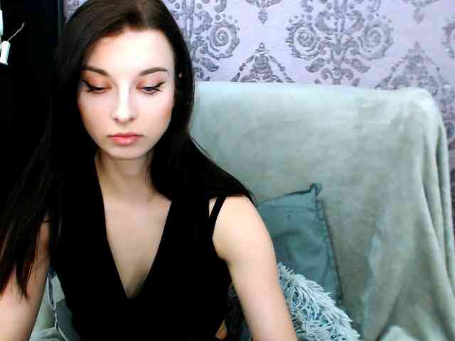 VirginLuna webcam