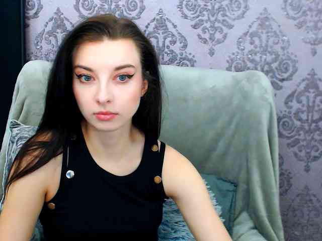 Dieses Model ist jetzt live. VirginLuna