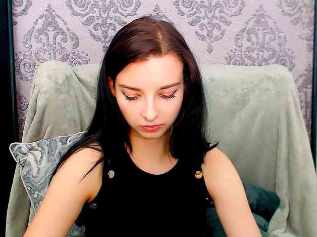 VirginLuna webcam