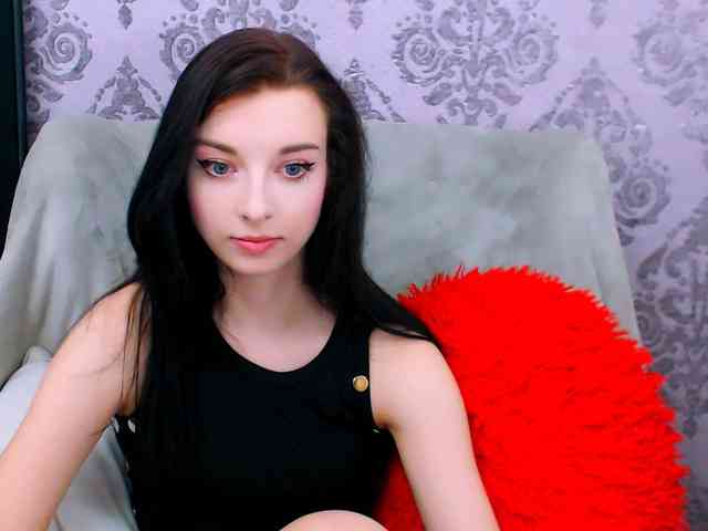 VirginLuna webcam