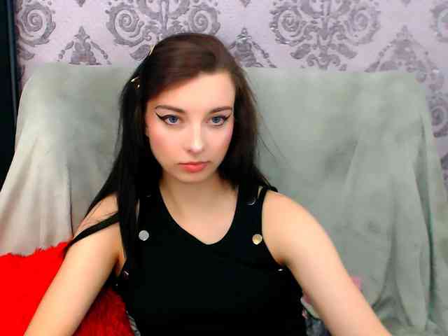 VirginLuna webcam