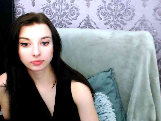 VirginLuna webcam