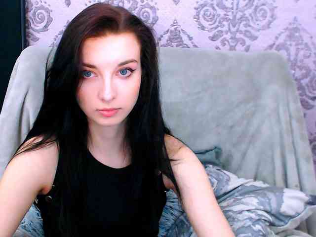 VirginLuna webcam