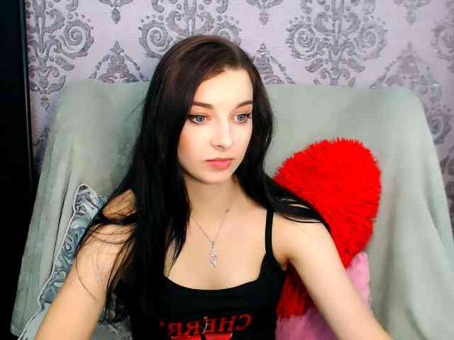 VirginLuna webcam