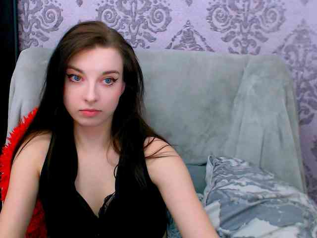 VirginLuna webcam